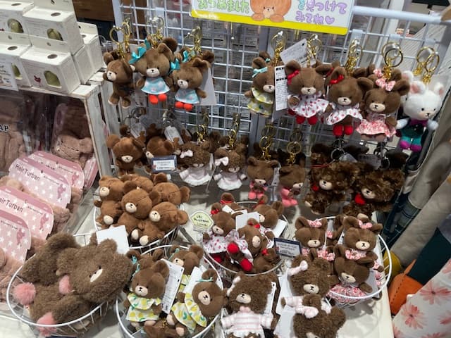 くまのがっこうのぬいぐるみ