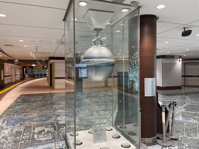 誰もいない銀の鈴