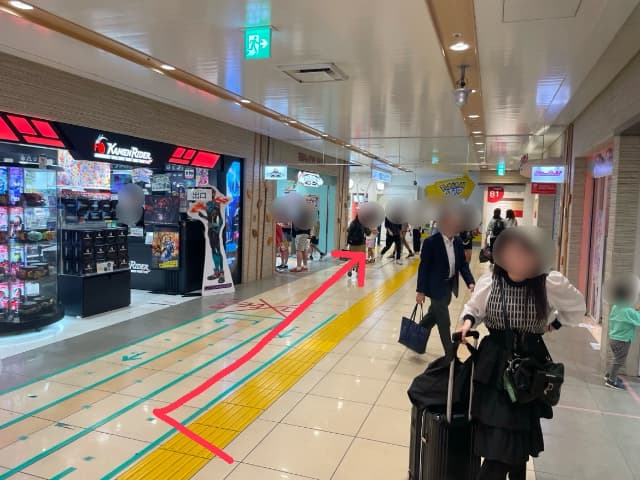 突き当りの仮面ライダーストア