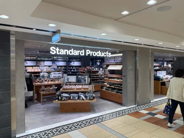ダイソーのStandard Products正面