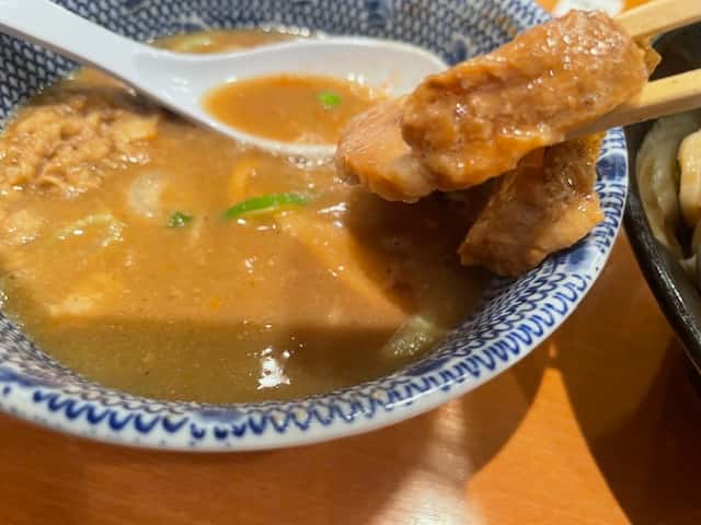 六厘舎の分厚いチャーシュー