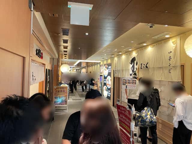 ラーメンストリートの中