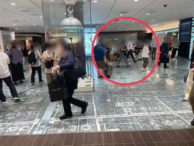 銀の鈴のベンチ