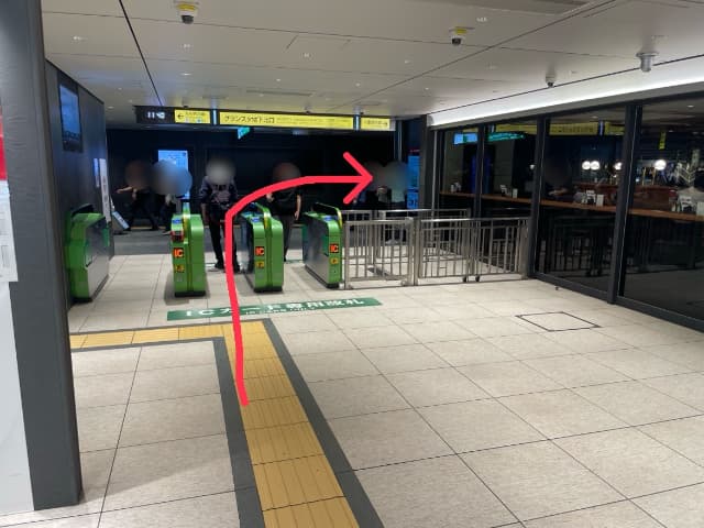 スクエアゼロの改札